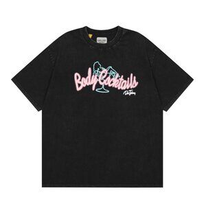 Gallery DGept. High-quality short-sleeved T-shirt with gold-stamping print